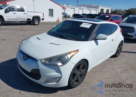 2012 Hyundai Veloster Base W/Red/Black z USA, uszkodzony, nr VIN KMHTC6AD6CU058017
